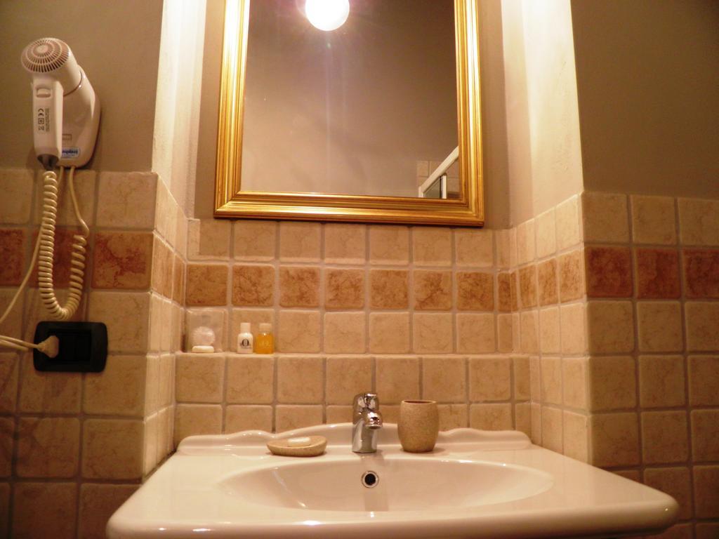 In Centro Charme Bed & Breakfast แบร์กาโม ภายนอก รูปภาพ
