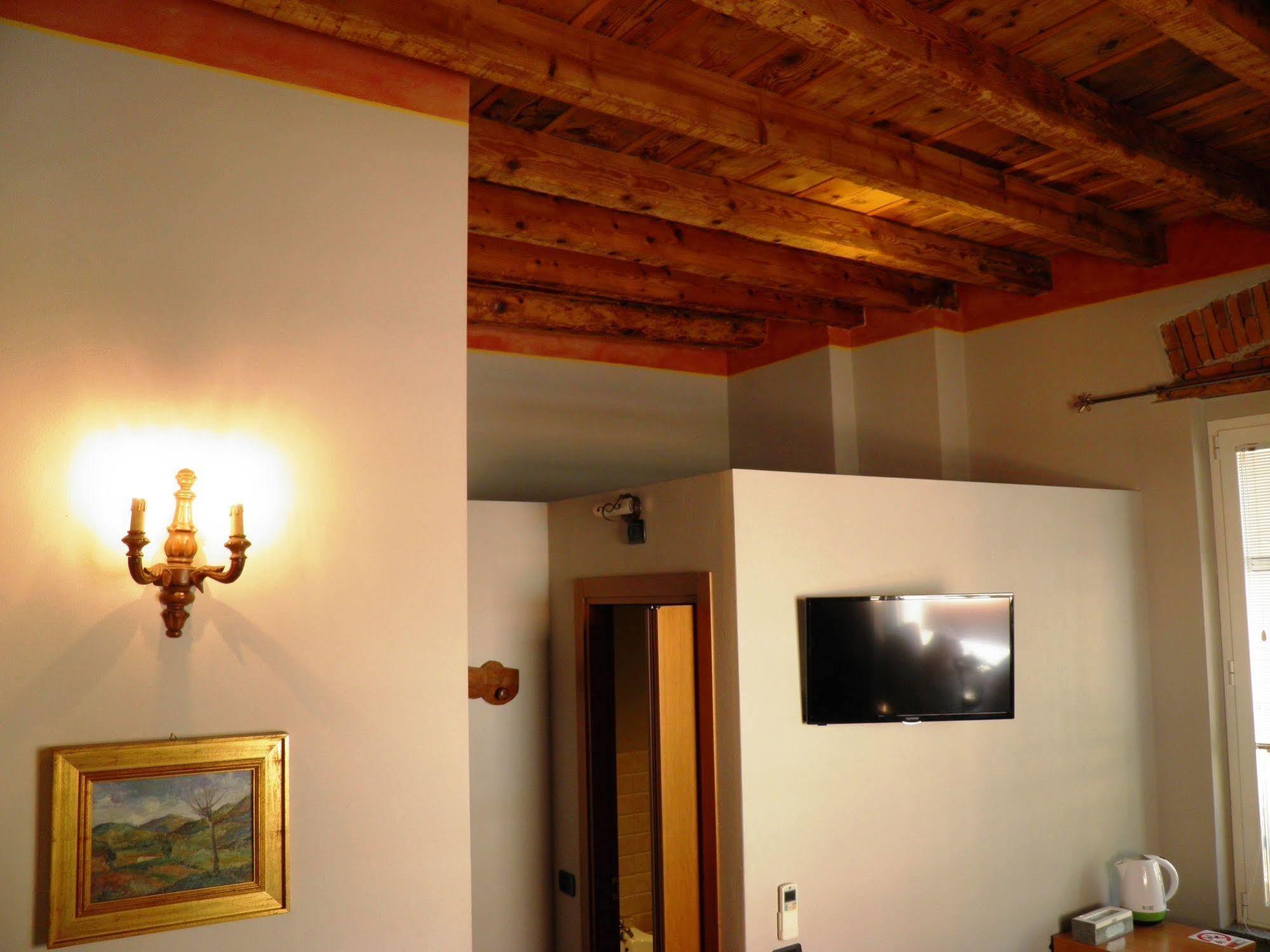 In Centro Charme Bed & Breakfast แบร์กาโม ภายนอก รูปภาพ