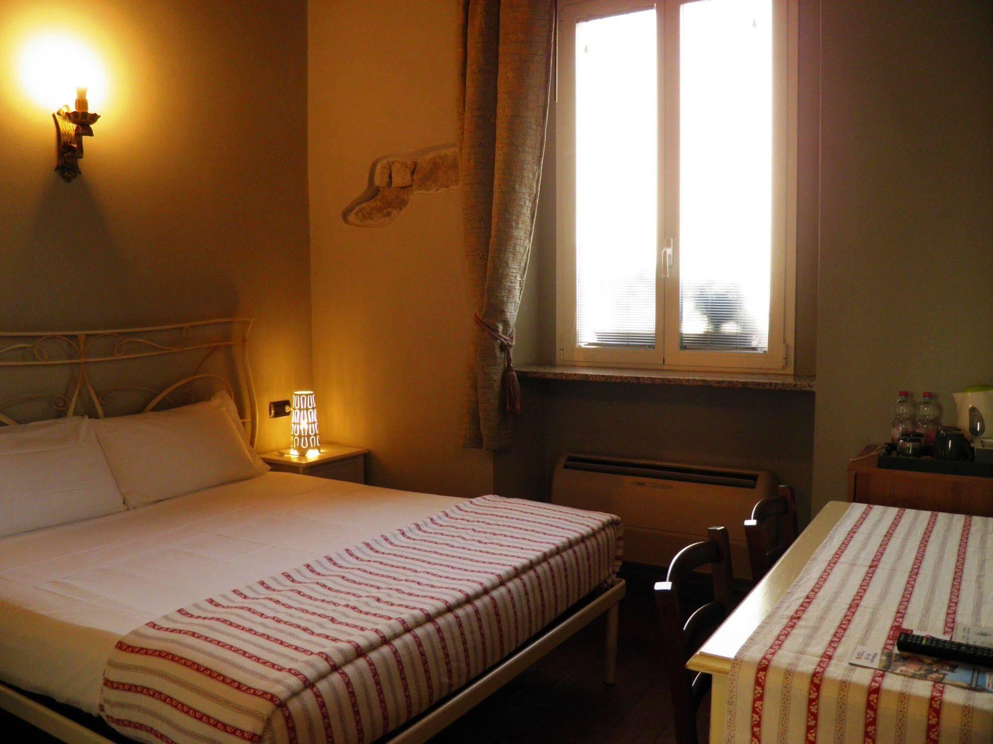 In Centro Charme Bed & Breakfast แบร์กาโม ภายนอก รูปภาพ