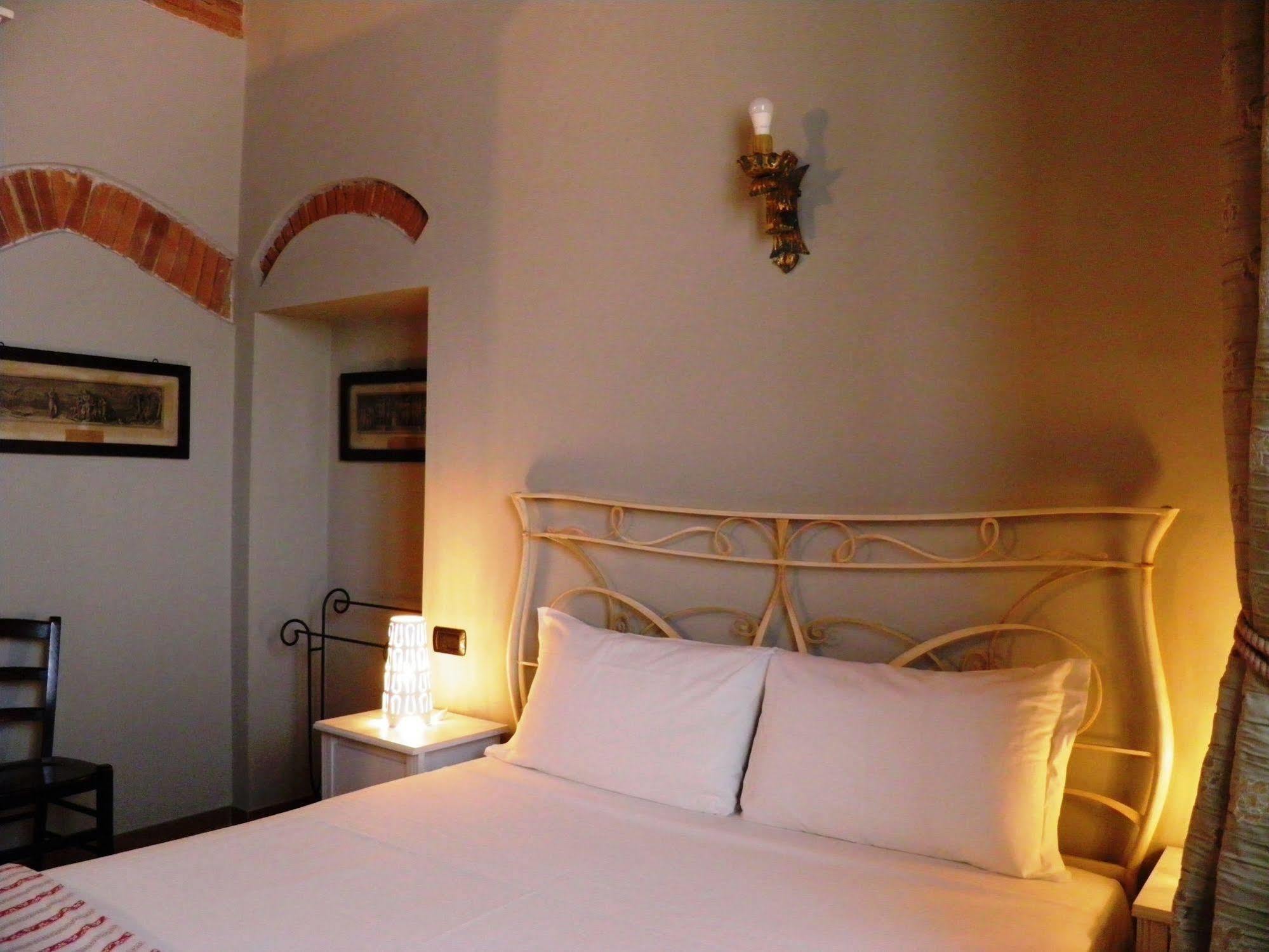 In Centro Charme Bed & Breakfast แบร์กาโม ภายนอก รูปภาพ